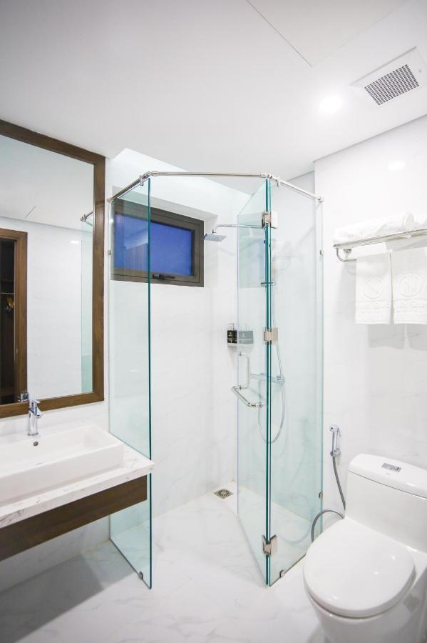 Minh Quan Hotel - Da Nang Center By Hos Exterior photo